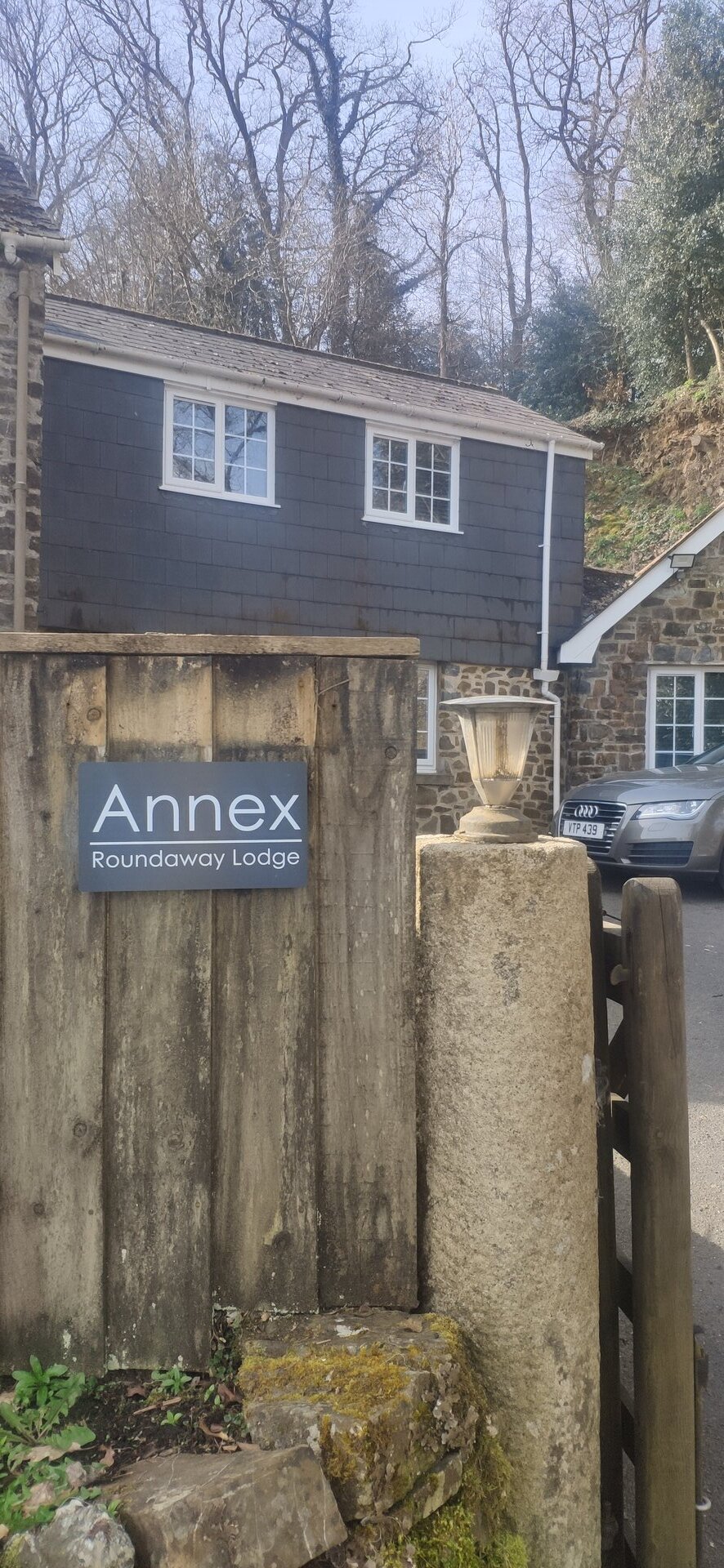 Annex sign