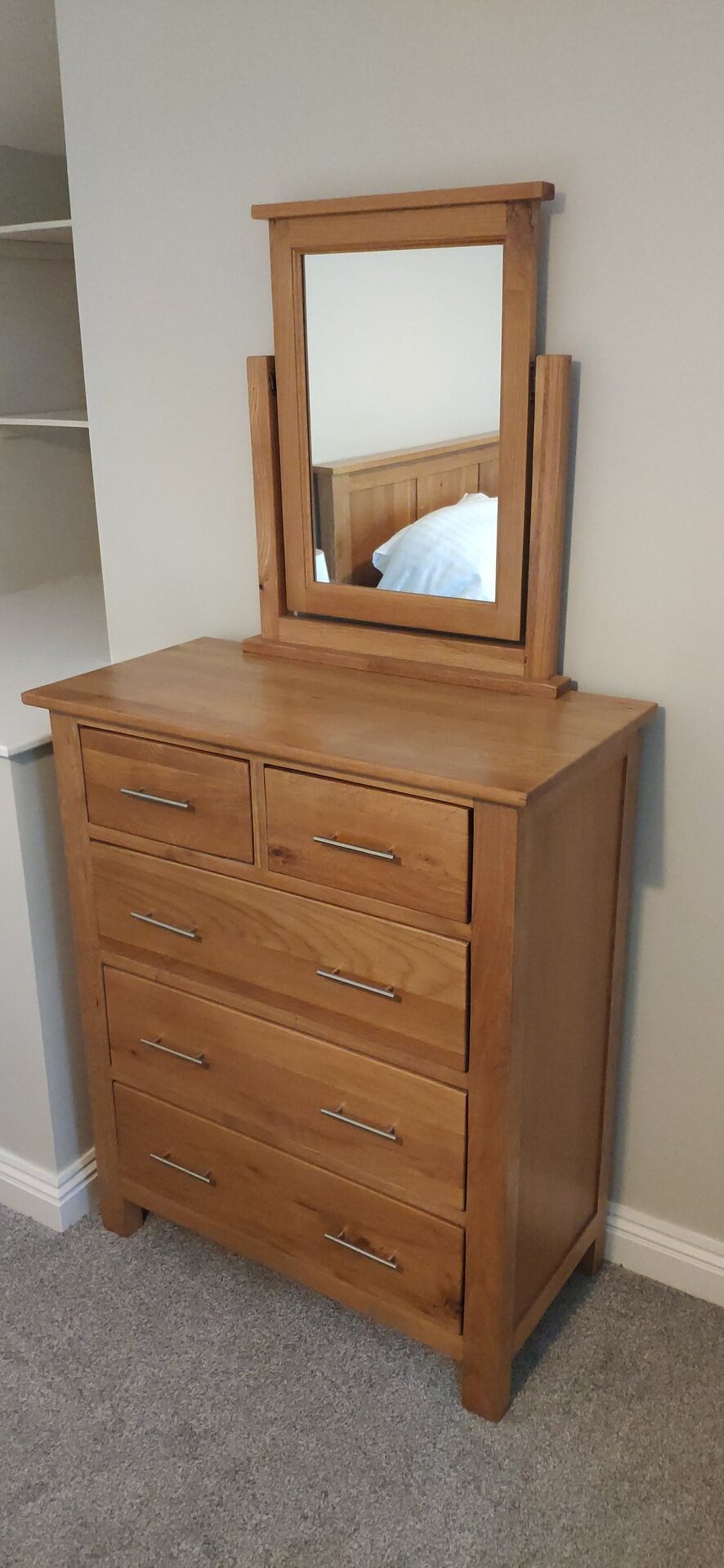Chest of drawers